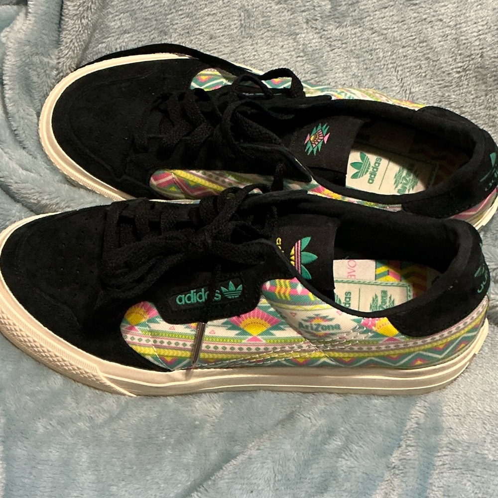 Adidas Black With Multicolor Pattern Athletic Sho… - image 2